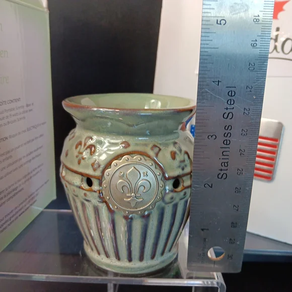 SCENTSY Warmer CHARLEMAGNE Plug-In Warmer Retired Blue/Brown Artisan/Used BOX CN - Picture 12 of 16